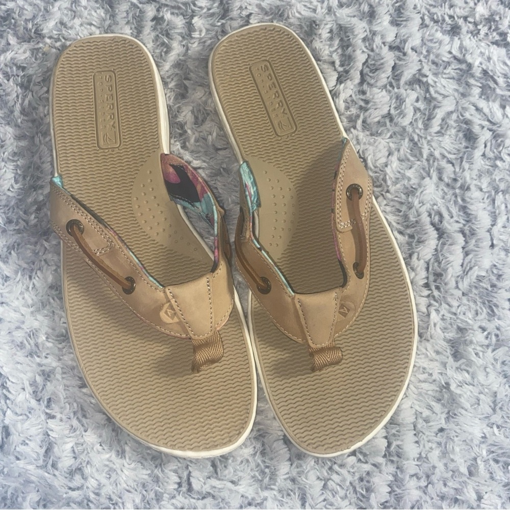 Sperry Women's Tan Flip Flops